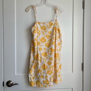 Old Navy Linen Yellow and White floral sun dress medium
